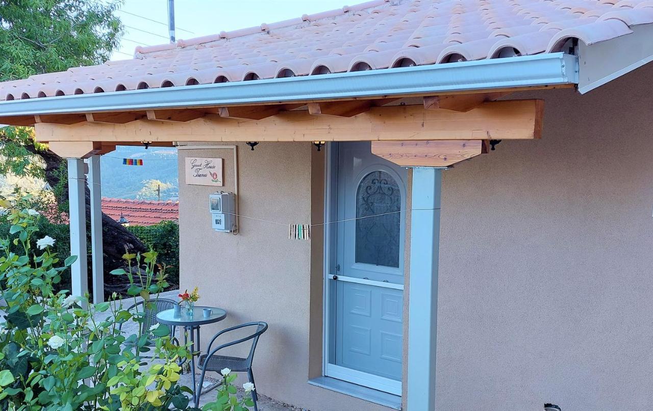 Guest House Tsanes Pinakokhorion 外观 照片